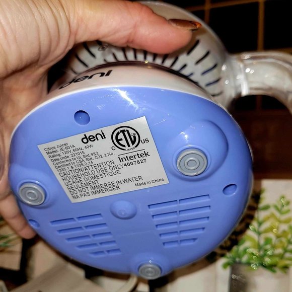 **Last One**  Compact  Deni Electric Juicer - Picture 2 of 6